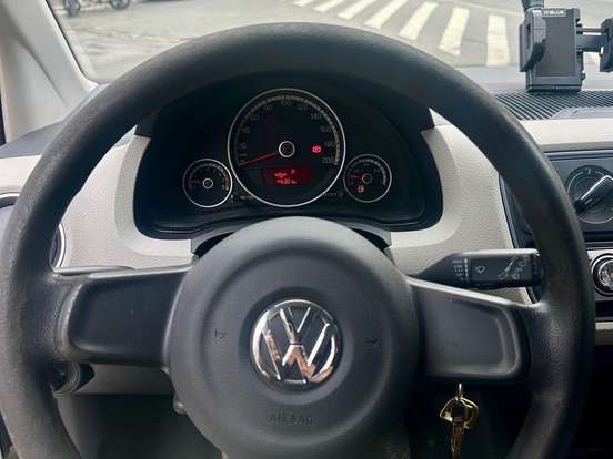 VOLKSWAGEN-UP-1.0 MPI MOVE UP 12V FLEX 4P MANUAL VOLKSWAGEN-UP-2015