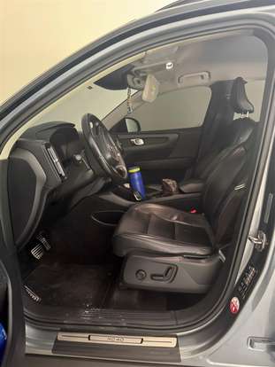 VOLVO-XC40-2018