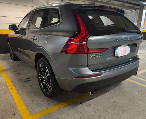 VOLVO-XC60-2017