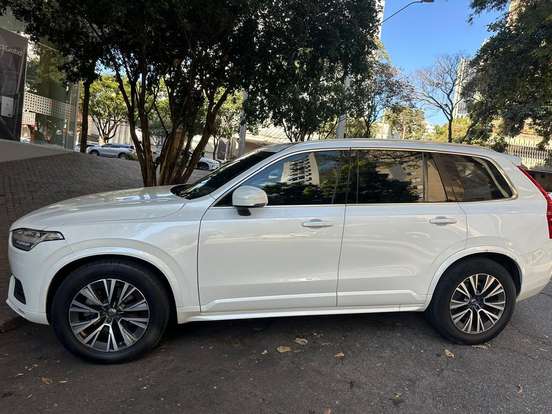 VOLVO-XC90-2.0 D5 DIESEL MOMENTUM AWD GEARTRONIC VOLVO-XC90-2020