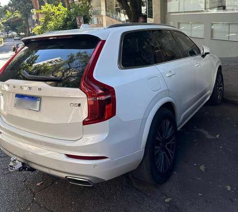 VOLVO-XC90-2020