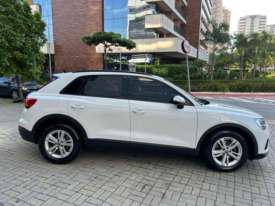 AUDI-Q3-2020