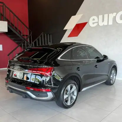 AUDI-Q5-2022