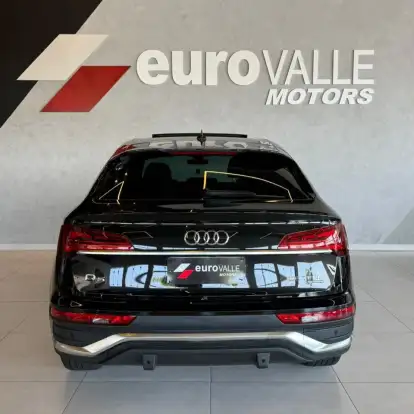 AUDI-Q5-2022