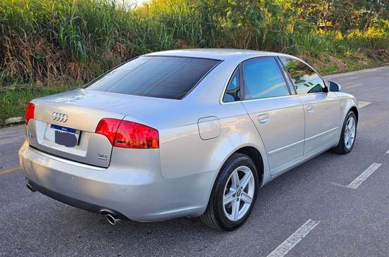 AUDI-A4-2005