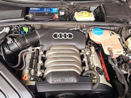 AUDI-A4-3.0 LIMOUSINE V6 30V GASOLINA 4P MULTITRONIC AUDI-A4-2005
