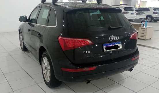 AUDI-Q5-2010