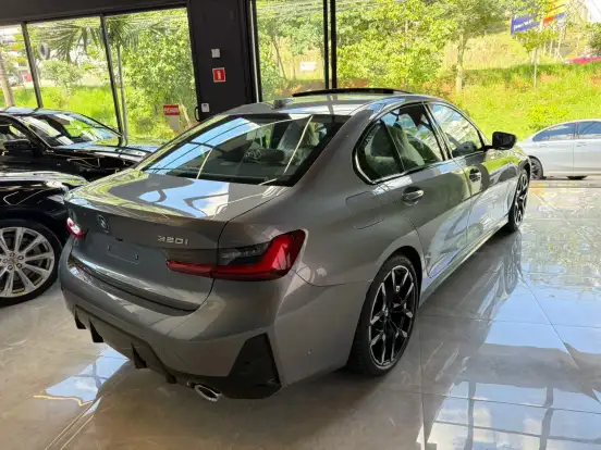 BMW-320i-2025