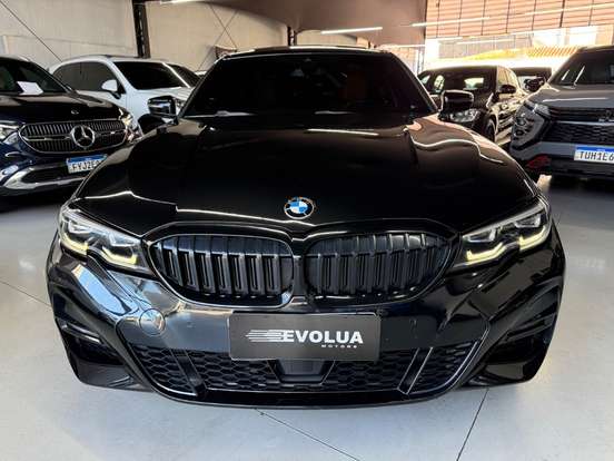 BMW-320i-2021