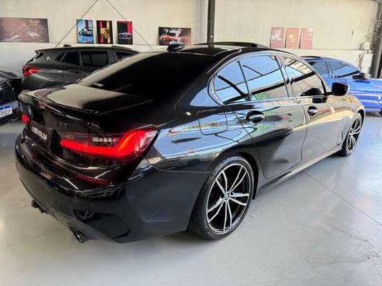 BMW-320i-2021