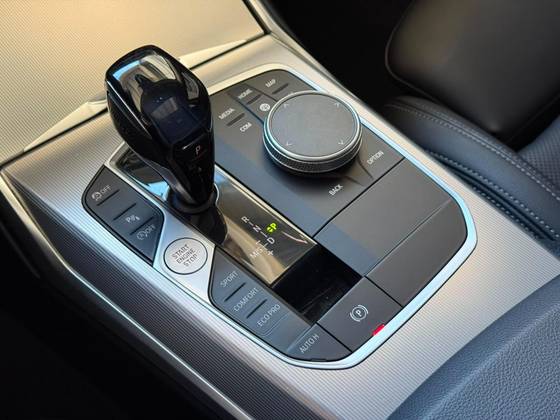 /en/city/cate-car-used-car/bmw-320i-2022-2-0-16v-turbo-flex-sport-gp-automatic-49770670944486400/-16