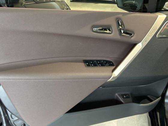 /en/city/cate-car-used-car/bmw-ix-2024-electric-xdrive50-sport-49771152089942016/-4