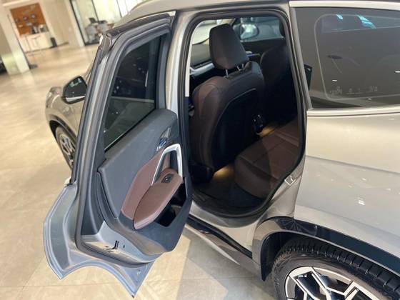 /en/city/cate-car-used-car/bmw-ix1-2025-electric-edrive20-x-line-49770849098597376/-10