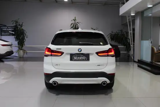 BMW-X1-2021