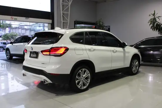 BMW-X1-2021