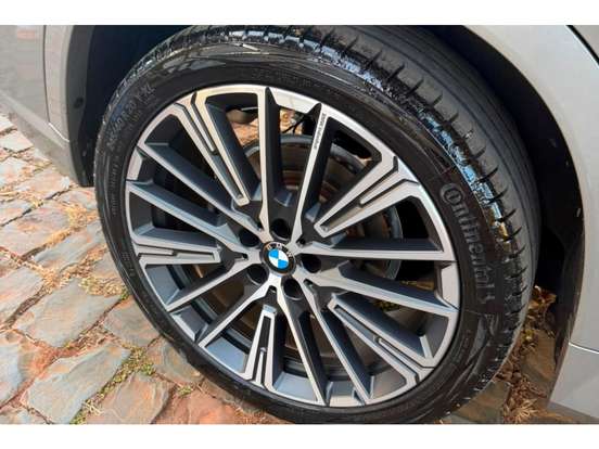 BMW-X1-2024