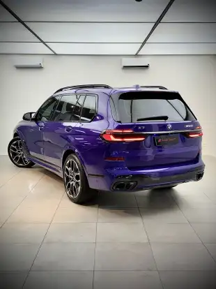 BMW-X7-2024