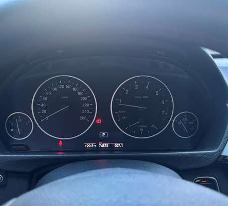BMW-320i-2012
