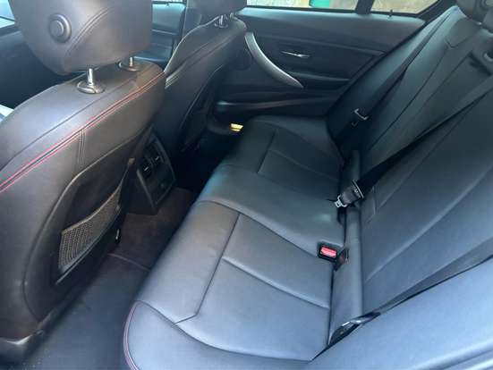 BMW-320i-2012