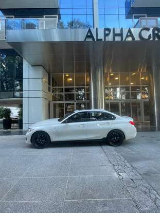BMW-330e-2020