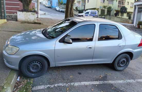 CHEVROLET-PRISMA-2011