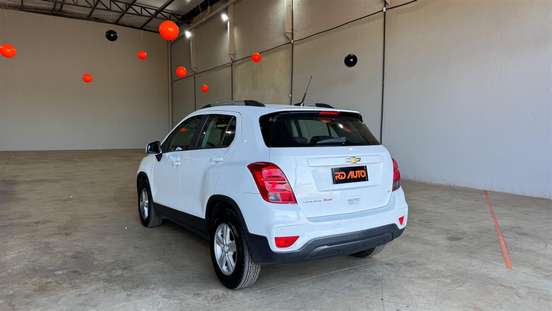CHEVROLET-TRACKER-2017