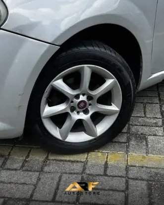 FIAT-PUNTO-2014