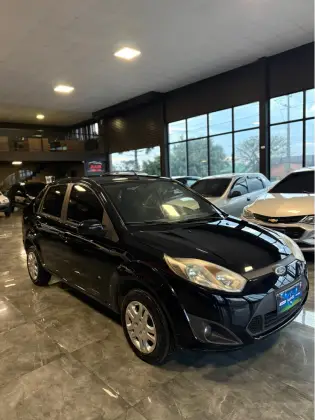 FORD FIESTA 1.6 ROCAM SEDAN 8V FLEX 4P MANUAL