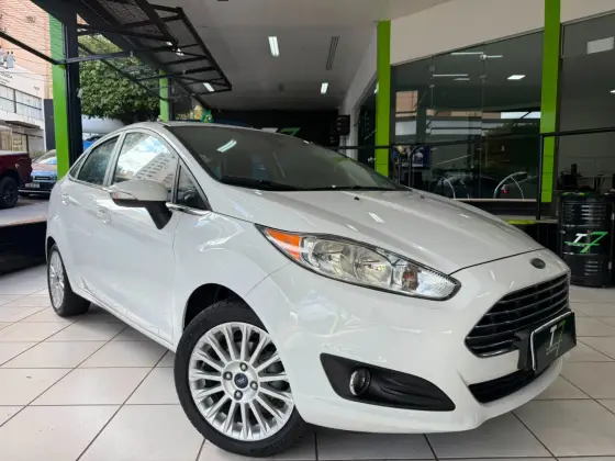 FORD FIESTA 1.6 TITANIUM HATCH 16V FLEX 4P POWERSHIFT