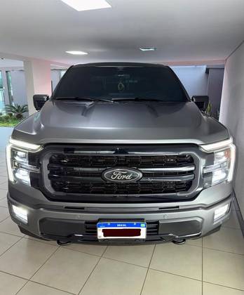 FORD F-150 5.0 V8 GASOLINA CD LARIAT BLACK FX4 AUTOMÁTICO