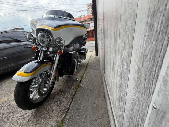 HARLEY-DAVIDSON-CVO ULTRA CLASSIC ELECTRA GLIDE HARLEY-DAVIDSON-CVO ULTRA CLASSIC ELECTRA GLIDE-2012