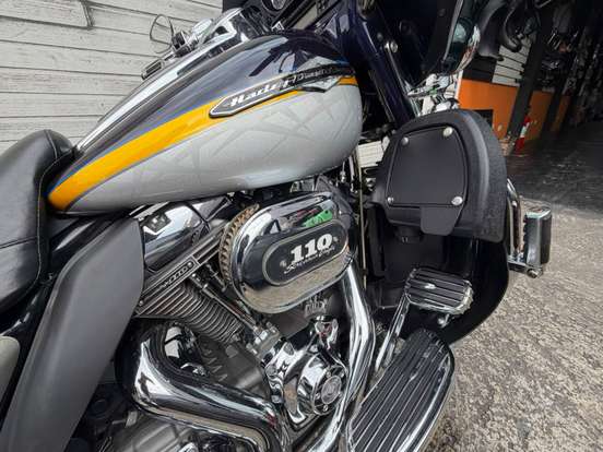 HARLEY-DAVIDSON-CVO ULTRA CLASSIC ELECTRA GLIDE-2012