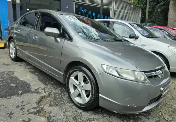 HONDA CIVIC 1.8 LXS 16V GASOLINA 4P AUTOMÁTICO HONDA CIVIC 1.8 LXS 16V GASOLINA 4P AUTOMÁTICO