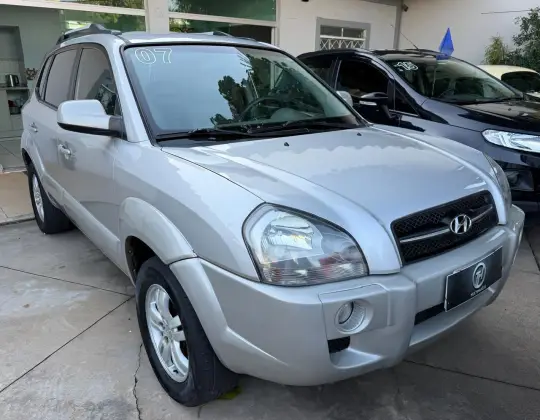 HYUNDAI TUCSON 2.0 MPFI GL 16V 142CV 2WD GASOLINA 4P AUTOMÁTICO