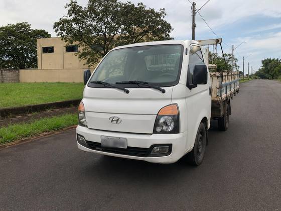 HYUNDAI HR 2.5 LONGO COM CAÇAMBA 4X2 16V 130CV TURBO INTERCOOLER DIESEL 2P MANUAL