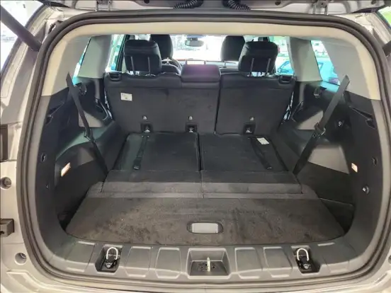 JEEP-COMMANDER-2026