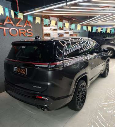 JEEP-COMMANDER-2.0 HURRICANE 4 TURBO GASOLINA BLACKHAWK AT9 JEEP-COMMANDER-2025