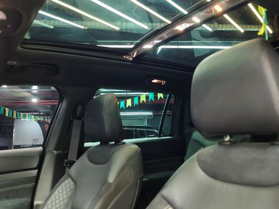 JEEP-COMMANDER-2.0 HURRICANE 4 TURBO GASOLINA BLACKHAWK AT9 JEEP-COMMANDER-2025
