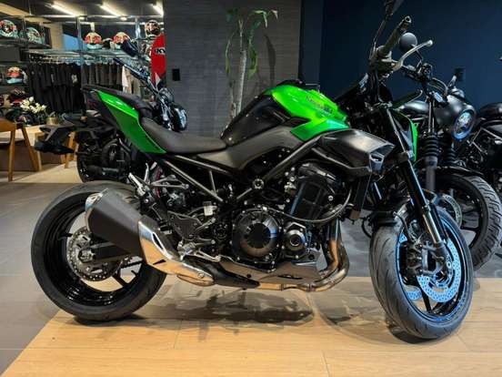KAWASAKI-Z900-2026