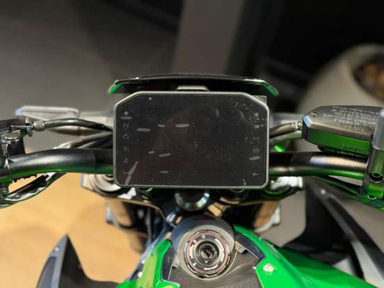 KAWASAKI-Z900-2026