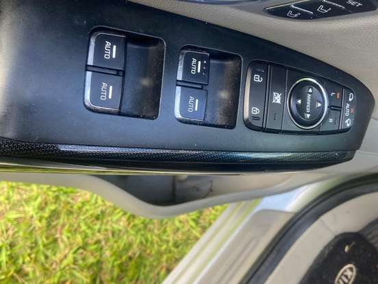 KIA-CARNIVAL-3.3 EX V6 24V GASOLINA 4P AUTOMATICO KIA-CARNIVAL-2015
