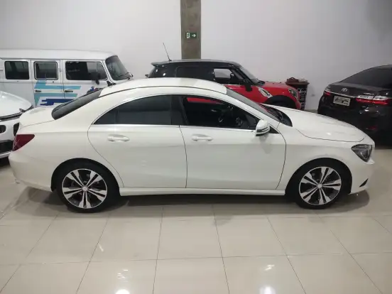 MERCEDES-BENZ-CLA 200-1.6 URBAN 16V FLEX 4P AUTOMÁTICO MERCEDES-BENZ-CLA 200-2015