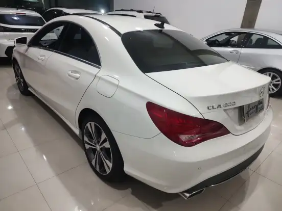 MERCEDES-BENZ-CLA 200-1.6 URBAN 16V FLEX 4P AUTOMÁTICO MERCEDES-BENZ-CLA 200-2015