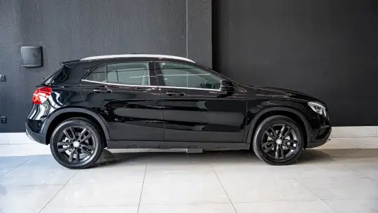 MERCEDES-BENZ-GLA 200-1.6 CGI VISION 16V TURBO FLEX 4P AUTOMÁTICO MERCEDES-BENZ-GLA 200-2015