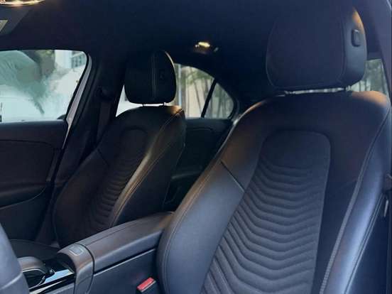 MERCEDES-BENZ-A 200-2019