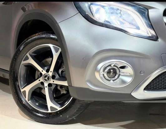 MERCEDES-BENZ-GLA 200-2019