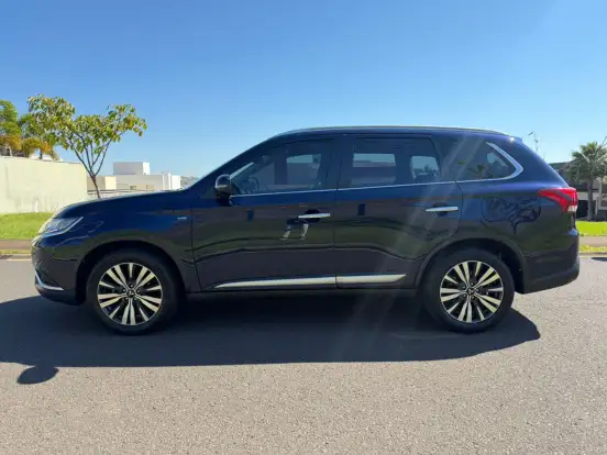 MITSUBISHI-OUTLANDER-3.0 MIVEC V6 GASOLINA HPE-S AWD AUTOMÁTICO MITSUBISHI-OUTLANDER-2020