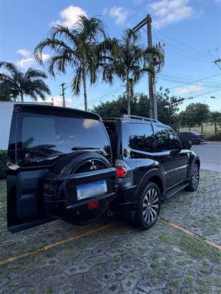 MITSUBISHI-PAJERO-2018