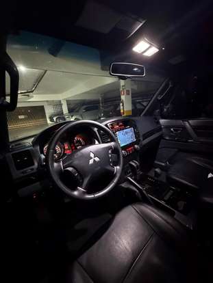 MITSUBISHI-PAJERO-2018