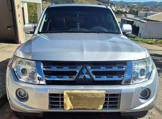MITSUBISHI-PAJERO FULL-2011